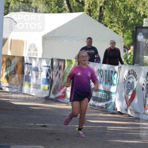 01.09.2024 - 17. Tribühne Triathlon Michael Strokosch http://msf.ph/oto/6941758 01.09.2024 09:21:07 Ziel 49 meine-sportfotos.de