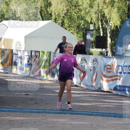 01.09.2024 - 17. Tribühne Triathlon Michael Strokosch http://msf.ph/oto/6941765 01.09.2024 09:21:08 Ziel 49 meine-sportfotos.de