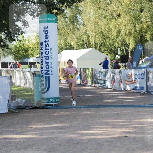 01.09.2024 - 17. Tribühne Triathlon Michael Strokosch http://msf.ph/oto/6941778 01.09.2024 09:24:10 Ziel 76 meine-sportfotos.de