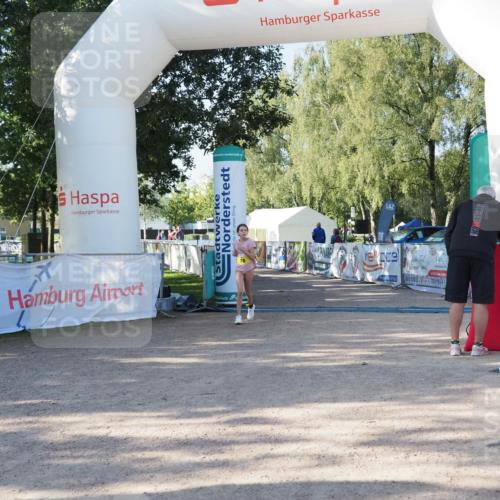 01.09.2024 - 17. Tribühne Triathlon Michael Strokosch http://msf.ph/oto/6941783 01.09.2024 09:24:11 Ziel 76 meine-sportfotos.de