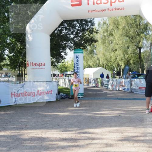 01.09.2024 - 17. Tribühne Triathlon Michael Strokosch http://msf.ph/oto/6941785 01.09.2024 09:24:12 Ziel 76 meine-sportfotos.de
