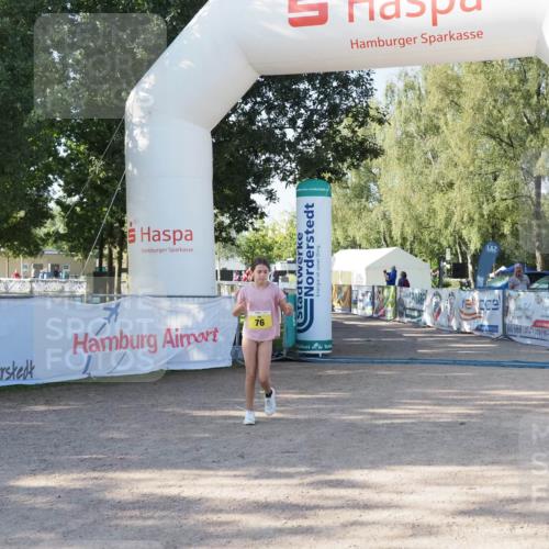 01.09.2024 - 17. Tribühne Triathlon Michael Strokosch http://msf.ph/oto/6941788 01.09.2024 09:24:13 Ziel 76 meine-sportfotos.de