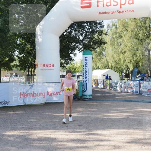 01.09.2024 - 17. Tribühne Triathlon Michael Strokosch http://msf.ph/oto/6941791 01.09.2024 09:24:13 Ziel 76 meine-sportfotos.de