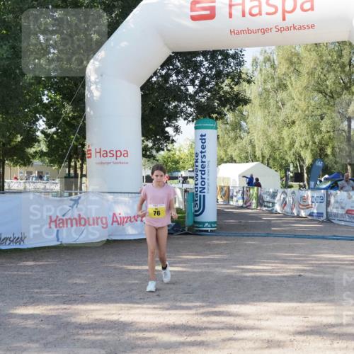 01.09.2024 - 17. Tribühne Triathlon Michael Strokosch http://msf.ph/oto/6941792 01.09.2024 09:24:14 Ziel 76 meine-sportfotos.de
