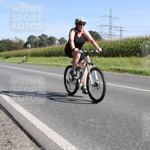 01.09.2024 - 17. Tribühne Triathlon H.Heesch http://msf.ph/oto/6941802 01.09.2024 10:37:44 Radfahren 160 meine-sportfotos.de
