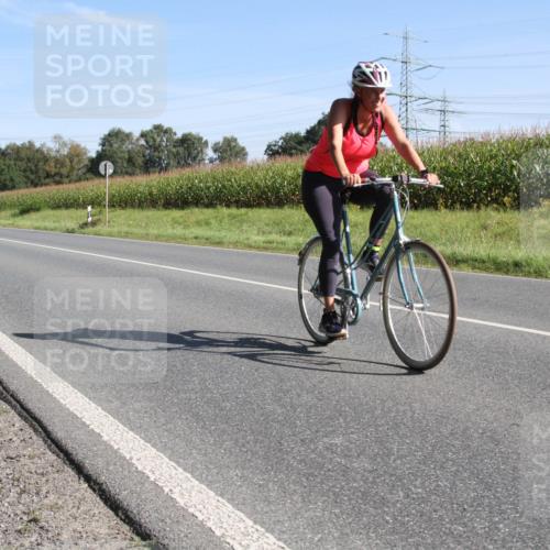 01.09.2024 - 17. Tribühne Triathlon H.Heesch http://msf.ph/oto/6941804 01.09.2024 10:38:34 Radfahren 151 meine-sportfotos.de