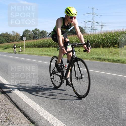 01.09.2024 - 17. Tribühne Triathlon H.Heesch http://msf.ph/oto/6941811 01.09.2024 10:40:40 Radfahren 179, 294 meine-sportfotos.de