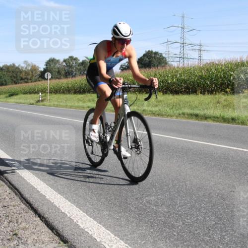 01.09.2024 - 17. Tribühne Triathlon H.Heesch http://msf.ph/oto/6941817 01.09.2024 10:41:30 Radfahren 256 meine-sportfotos.de