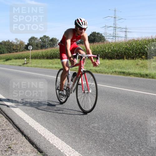 01.09.2024 - 17. Tribühne Triathlon H.Heesch http://msf.ph/oto/6941818 01.09.2024 10:41:50 Radfahren 255, 268, 285 meine-sportfotos.de