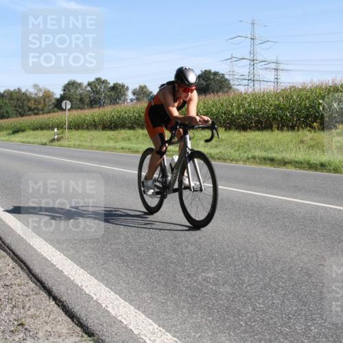 01.09.2024 - 17. Tribühne Triathlon H.Heesch http://msf.ph/oto/6941819 01.09.2024 10:41:51 Radfahren 255, 268, 285 meine-sportfotos.de