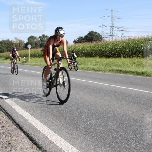 01.09.2024 - 17. Tribühne Triathlon H.Heesch http://msf.ph/oto/6941824 01.09.2024 10:42:14 Radfahren 217, 254, 266, 1067 meine-sportfotos.de