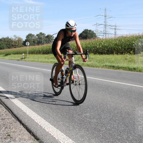 01.09.2024 - 17. Tribühne Triathlon H.Heesch http://msf.ph/oto/6941826 01.09.2024 10:42:25 Radfahren 306 meine-sportfotos.de
