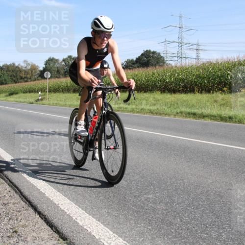 01.09.2024 - 17. Tribühne Triathlon H.Heesch http://msf.ph/oto/6941827 01.09.2024 10:42:33 Radfahren 205, 247 meine-sportfotos.de