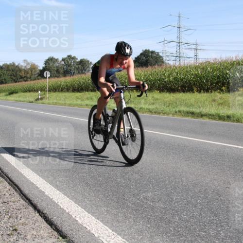 01.09.2024 - 17. Tribühne Triathlon H.Heesch http://msf.ph/oto/6941830 01.09.2024 10:42:41 Radfahren 251, 253 meine-sportfotos.de