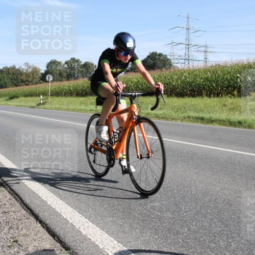 01.09.2024 - 17. Tribühne Triathlon H.Heesch http://msf.ph/oto/6941832 01.09.2024 10:42:49 Radfahren 246, 264, 273, 274 meine-sportfotos.de