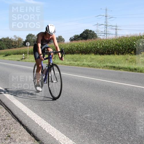 01.09.2024 - 17. Tribühne Triathlon H.Heesch http://msf.ph/oto/6941834 01.09.2024 10:42:51 Radfahren 246, 264, 273, 274 meine-sportfotos.de