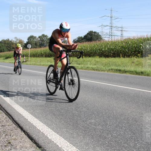 01.09.2024 - 17. Tribühne Triathlon H.Heesch http://msf.ph/oto/6941838 01.09.2024 10:43:25 Radfahren 207, 272, 277, 296 meine-sportfotos.de