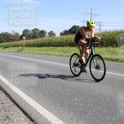 01.09.2024 - 17. Tribühne Triathlon H.Heesch http://msf.ph/oto/6941840 01.09.2024 10:43:26 Radfahren 207, 272, 277, 296 meine-sportfotos.de