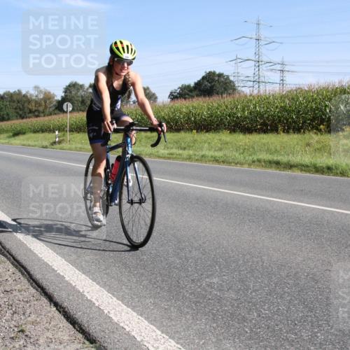 01.09.2024 - 17. Tribühne Triathlon H.Heesch http://msf.ph/oto/6941842 01.09.2024 10:43:29 Radfahren 272, 277, 296 meine-sportfotos.de