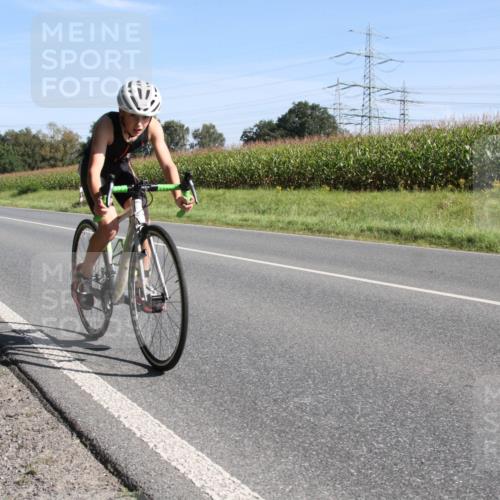 01.09.2024 - 17. Tribühne Triathlon H.Heesch http://msf.ph/oto/6941847 01.09.2024 10:44:02 Radfahren 186, 292, 293, 302 meine-sportfotos.de
