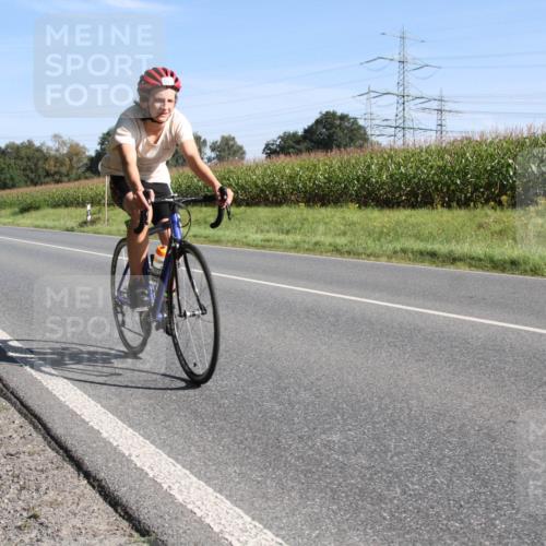 01.09.2024 - 17. Tribühne Triathlon H.Heesch http://msf.ph/oto/6941854 01.09.2024 10:44:07 Radfahren 186, 292, 293, 302 meine-sportfotos.de