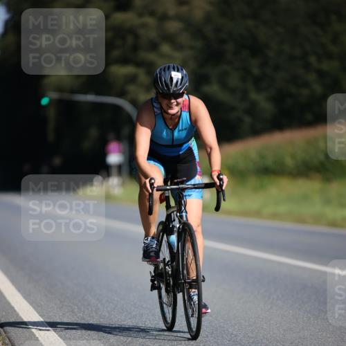 01.09.2024 - 17. Tribühne Triathlon H.Heesch http://msf.ph/oto/6941869 01.09.2024 11:16:44 Radfahren 394, 413, 417 meine-sportfotos.de