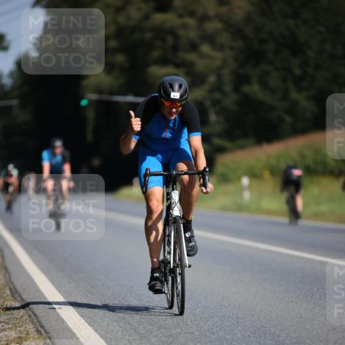 01.09.2024 - 17. Tribühne Triathlon H.Heesch http://msf.ph/oto/6941881 01.09.2024 11:16:48 Radfahren 308, 394, 417 meine-sportfotos.de