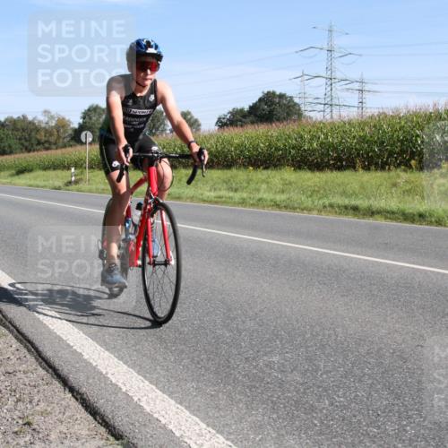 01.09.2024 - 17. Tribühne Triathlon H.Heesch http://msf.ph/oto/6941895 01.09.2024 10:46:19 Radfahren 210 meine-sportfotos.de