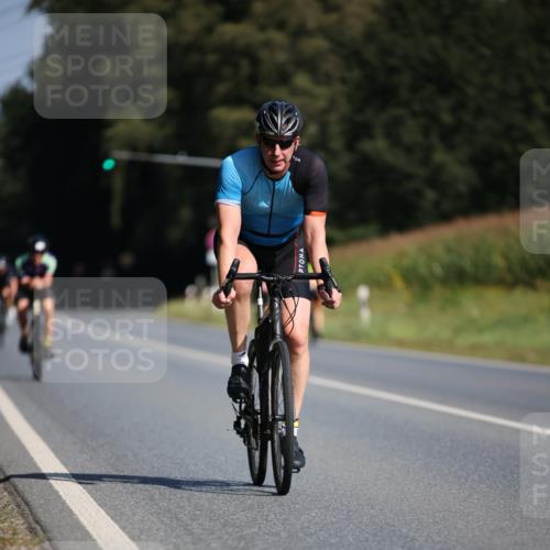01.09.2024 - 17. Tribühne Triathlon H.Heesch http://msf.ph/oto/6941896 01.09.2024 11:16:52 Radfahren 308, 385, 394, 428 meine-sportfotos.de