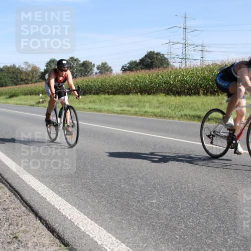01.09.2024 - 17. Tribühne Triathlon H.Heesch http://msf.ph/oto/6941899 01.09.2024 10:46:41 Radfahren 283, 303 meine-sportfotos.de