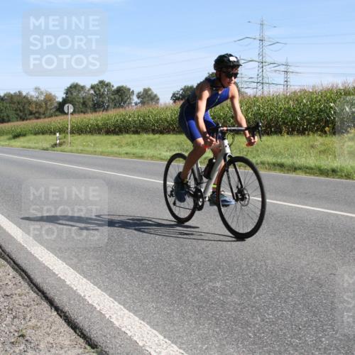 01.09.2024 - 17. Tribühne Triathlon H.Heesch http://msf.ph/oto/6941903 01.09.2024 10:46:46 Radfahren 252, 263, 283, 303 meine-sportfotos.de