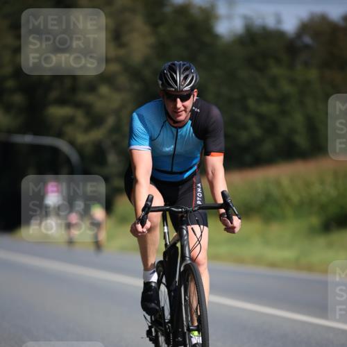 01.09.2024 - 17. Tribühne Triathlon H.Heesch http://msf.ph/oto/6941908 01.09.2024 11:16:52 Radfahren 308, 385, 394, 428 meine-sportfotos.de