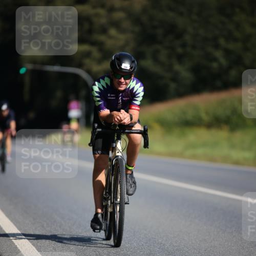 01.09.2024 - 17. Tribühne Triathlon H.Heesch http://msf.ph/oto/6941915 01.09.2024 11:16:55 Radfahren 308, 385, 394, 428, 430, 446 meine-sportfotos.de