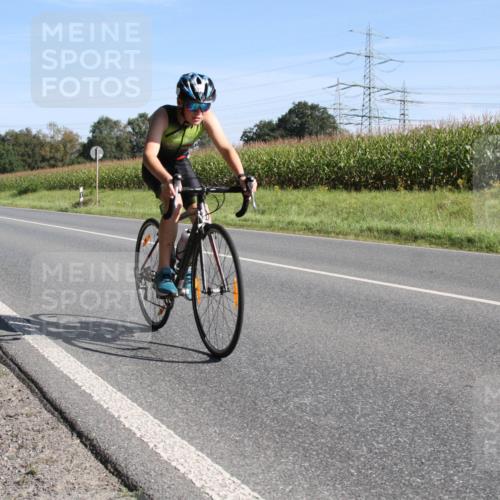 01.09.2024 - 17. Tribühne Triathlon H.Heesch http://msf.ph/oto/6941924 01.09.2024 10:47:23 Radfahren 233 meine-sportfotos.de