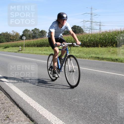 01.09.2024 - 17. Tribühne Triathlon H.Heesch http://msf.ph/oto/6941926 01.09.2024 10:47:34 Radfahren 305 meine-sportfotos.de