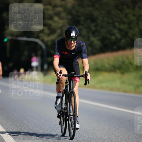 01.09.2024 - 17. Tribühne Triathlon H.Heesch http://msf.ph/oto/6941933 01.09.2024 11:16:58 Radfahren 308, 385, 428, 430, 446 meine-sportfotos.de