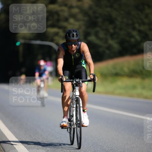 01.09.2024 - 17. Tribühne Triathlon H.Heesch http://msf.ph/oto/6941960 01.09.2024 11:17:02 Radfahren 319, 379, 385, 409, 426, 430, 446 meine-sportfotos.de