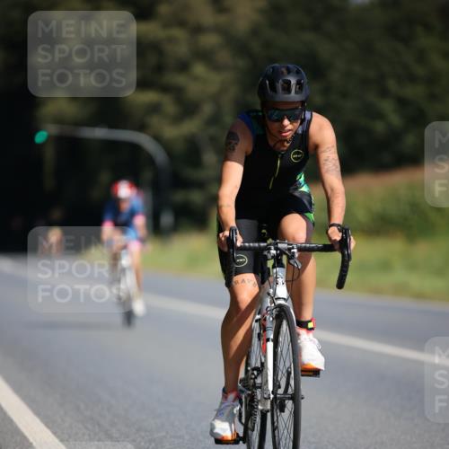 01.09.2024 - 17. Tribühne Triathlon H.Heesch http://msf.ph/oto/6941966 01.09.2024 11:17:02 Radfahren 319, 379, 385, 409, 426, 430, 446 meine-sportfotos.de