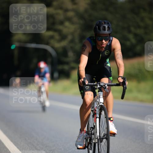 01.09.2024 - 17. Tribühne Triathlon H.Heesch http://msf.ph/oto/6941968 01.09.2024 11:17:02 Radfahren 319, 379, 385, 409, 426, 430, 446 meine-sportfotos.de