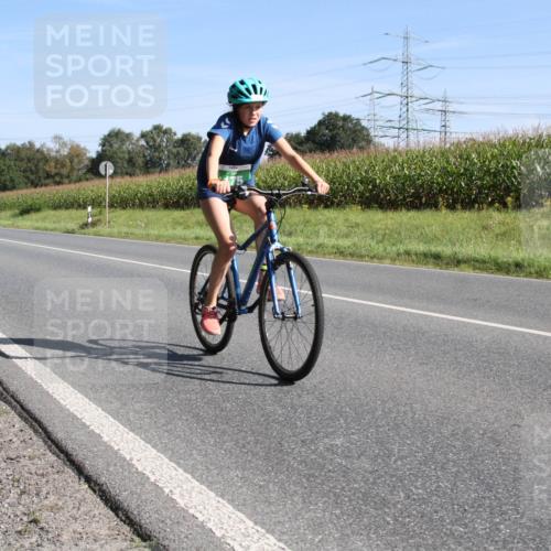 01.09.2024 - 17. Tribühne Triathlon H.Heesch http://msf.ph/oto/6941969 01.09.2024 10:49:34 Radfahren 175, 218, 224, 279 meine-sportfotos.de