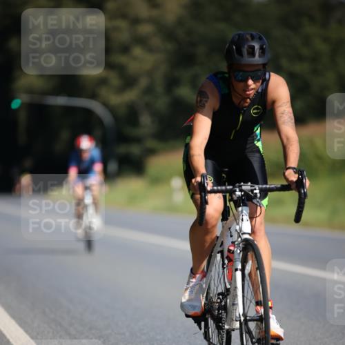 01.09.2024 - 17. Tribühne Triathlon H.Heesch http://msf.ph/oto/6941970 01.09.2024 11:17:02 Radfahren 319, 379, 385, 409, 426, 430, 446 meine-sportfotos.de