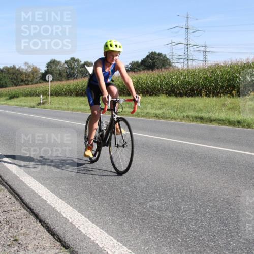 01.09.2024 - 17. Tribühne Triathlon H.Heesch http://msf.ph/oto/6941987 01.09.2024 10:50:41 Radfahren 180, 193, 202, 236, 284 meine-sportfotos.de