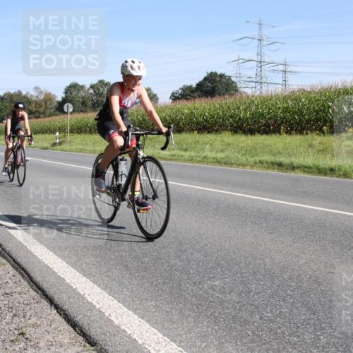 01.09.2024 - 17. Tribühne Triathlon H.Heesch http://msf.ph/oto/6941989 01.09.2024 10:50:43 Radfahren 180, 193, 202, 236, 284 meine-sportfotos.de