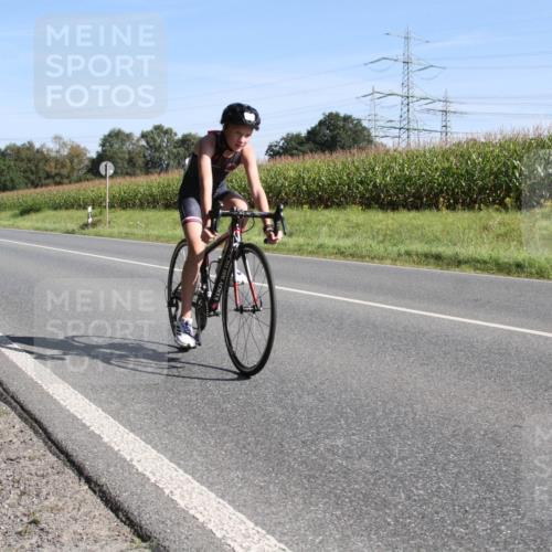 01.09.2024 - 17. Tribühne Triathlon H.Heesch http://msf.ph/oto/6941991 01.09.2024 10:50:44 Radfahren 180, 193, 202, 236 meine-sportfotos.de
