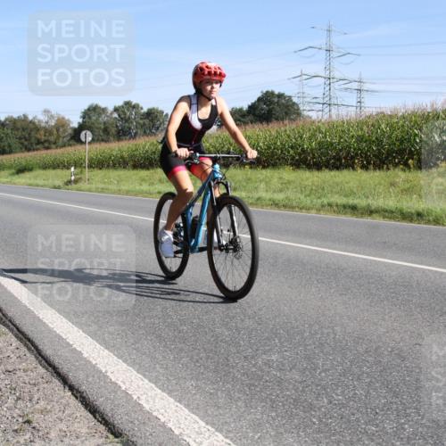 01.09.2024 - 17. Tribühne Triathlon H.Heesch http://msf.ph/oto/6941998 01.09.2024 10:51:59 Radfahren 190, 203 meine-sportfotos.de