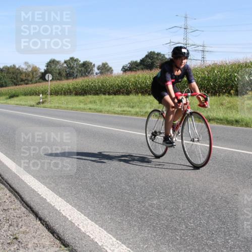 01.09.2024 - 17. Tribühne Triathlon H.Heesch http://msf.ph/oto/6942001 01.09.2024 10:52:20 Radfahren 223 meine-sportfotos.de