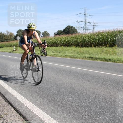 01.09.2024 - 17. Tribühne Triathlon H.Heesch http://msf.ph/oto/6942012 01.09.2024 10:54:40 Radfahren 185, 317 meine-sportfotos.de
