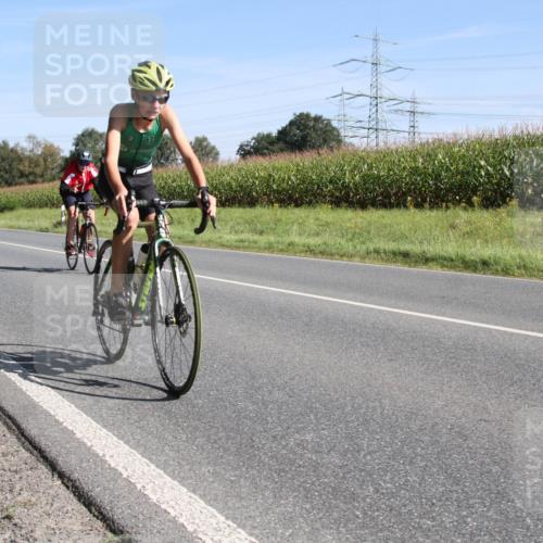01.09.2024 - 17. Tribühne Triathlon H.Heesch http://msf.ph/oto/6942014 01.09.2024 10:55:03 Radfahren 235, 238 meine-sportfotos.de