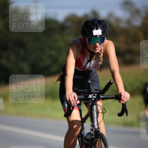 01.09.2024 - 17. Tribühne Triathlon H.Heesch http://msf.ph/oto/6942027 01.09.2024 11:17:15 Radfahren 314, 318, 374, 382 meine-sportfotos.de