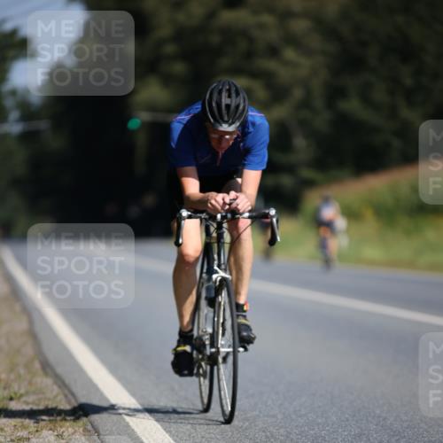 01.09.2024 - 17. Tribühne Triathlon H.Heesch http://msf.ph/oto/6942036 01.09.2024 11:17:21 Radfahren 382 meine-sportfotos.de